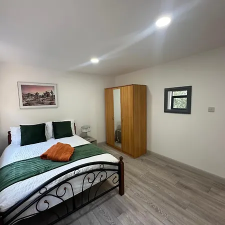 Modern 3 Bedroom With 2 Bathroom In Central London Exterior photo