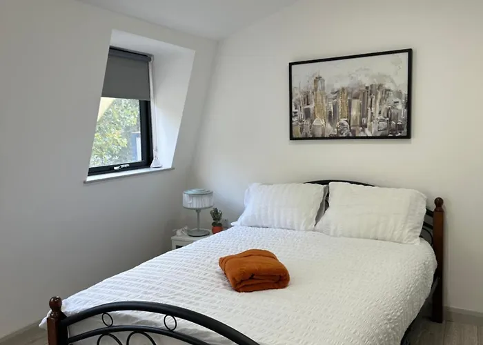 Modern 3 Bedroom With 2 Bathroom In Central London