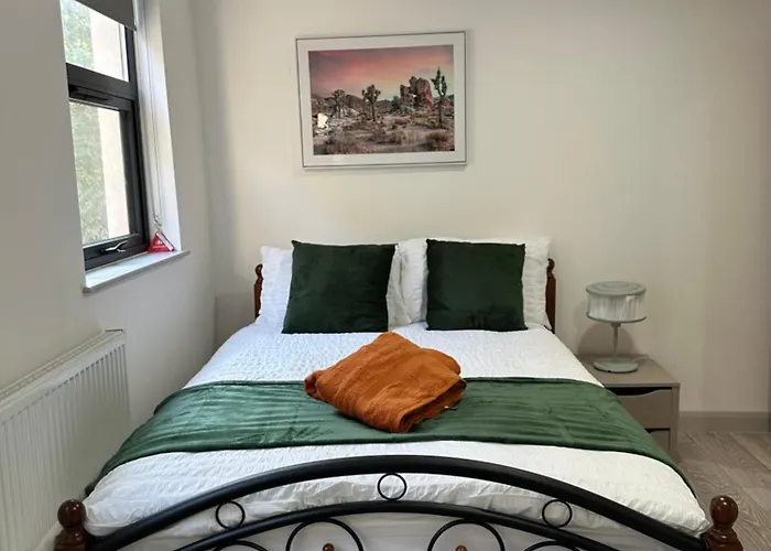 Modern 3 Bedroom With 2 Bathroom In Central London