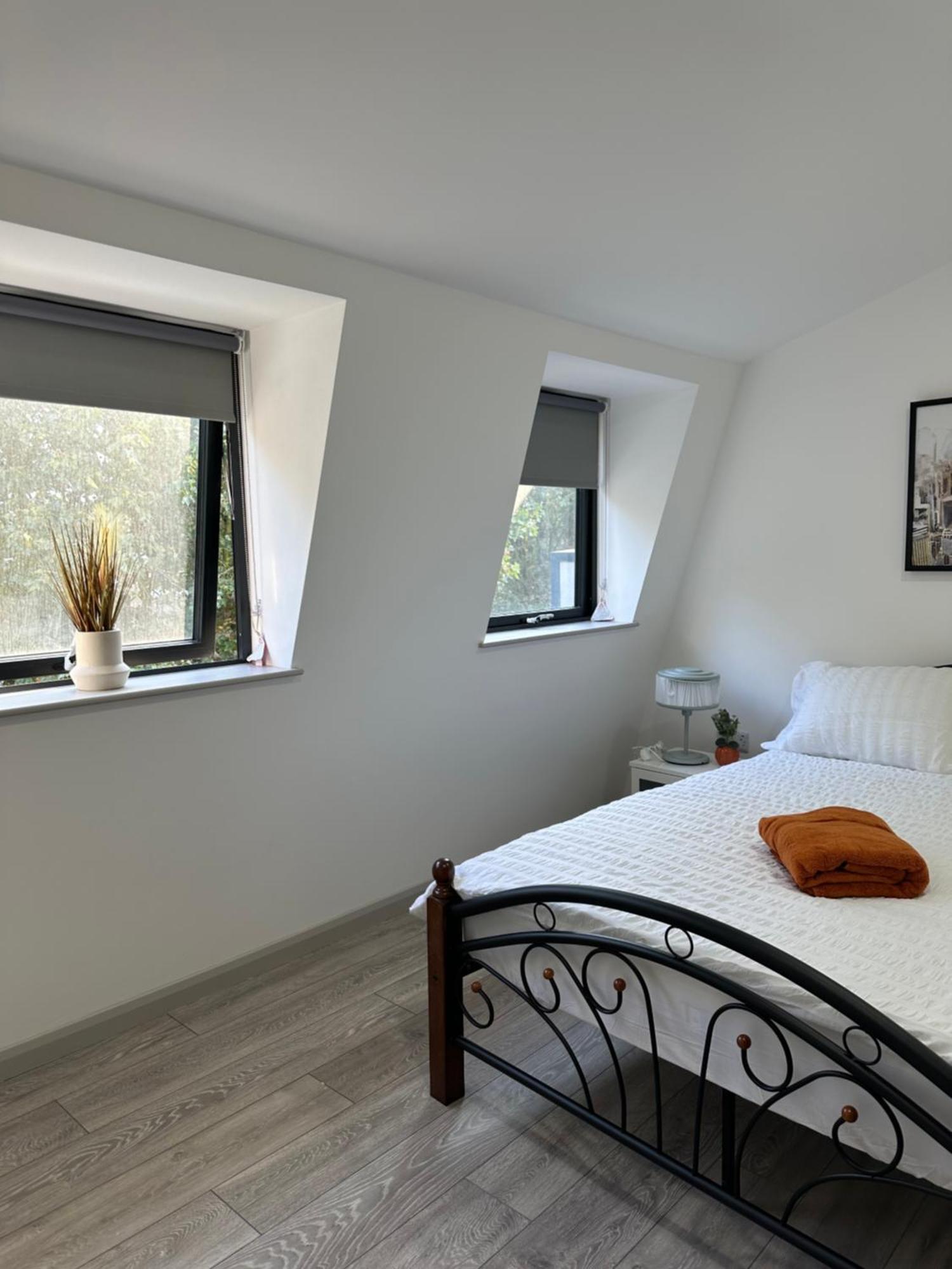 Modern 3 Bedroom With 2 Bathroom In * London