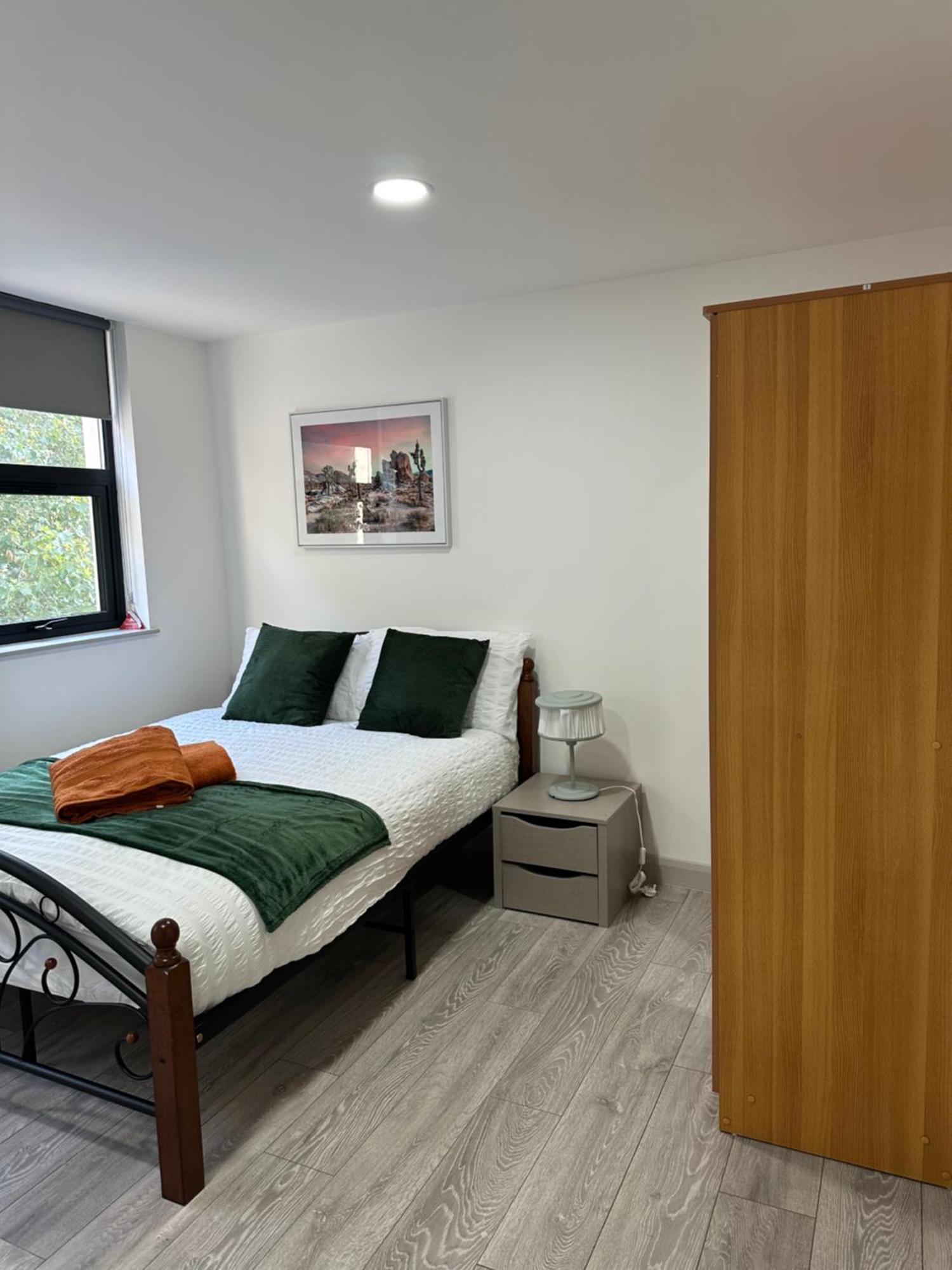 Modern 3 Bedroom With 2 Bathroom In
