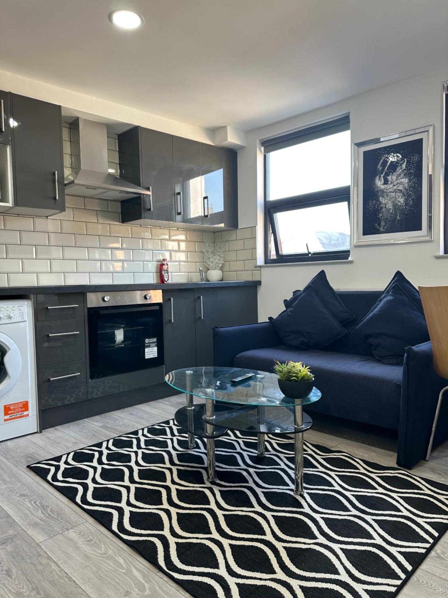 Apartment Modern 3 Bedroom With 2 Bathroom In *