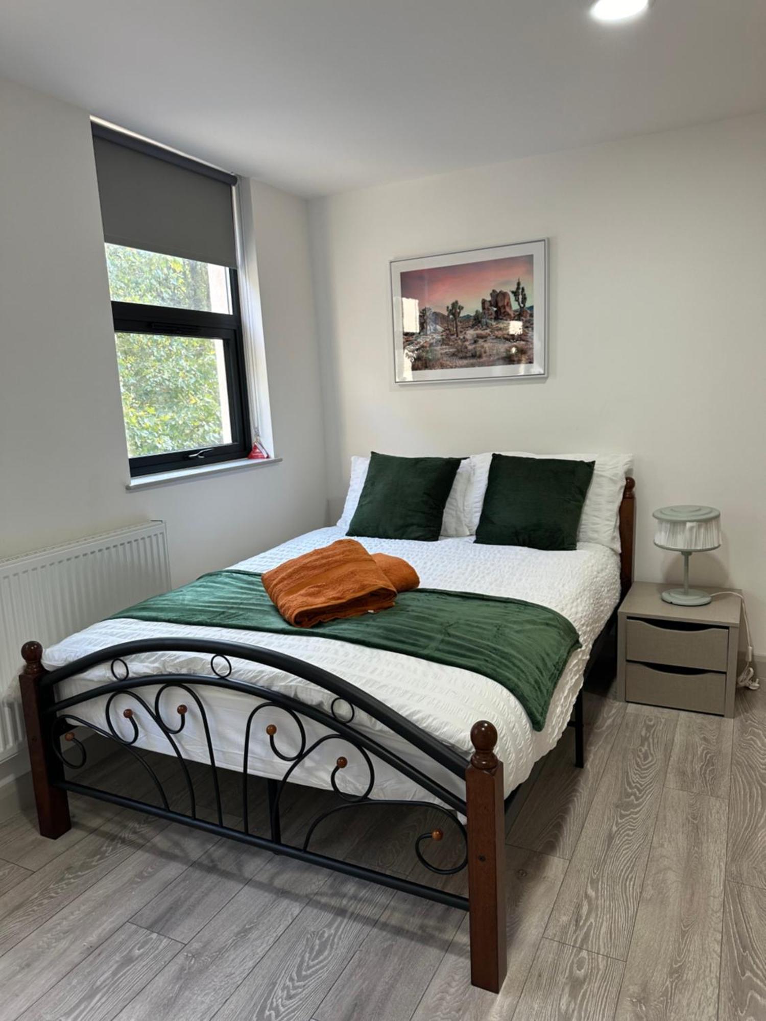 Modern 3 Bedroom With 2 Bathroom In *