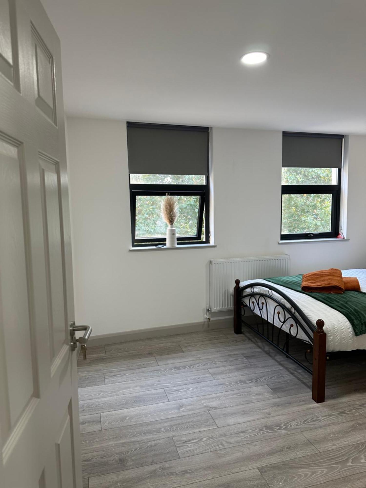 Apartment Modern 3 Bedroom With 2 Bathroom In *