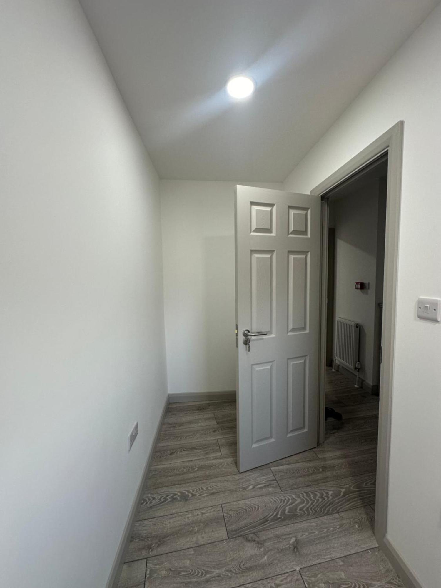 Apartment Modern 3 Bedroom With 2 Bathroom In London